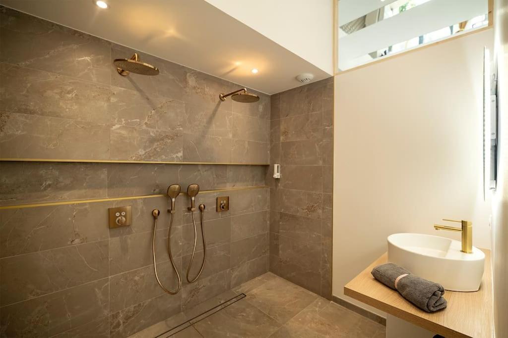 Appartamento Loft De Luxe Le Chic, Grand Jacuzzi, Vue Port De Plaisance Saint-Valery-en-Caux Esterno foto
