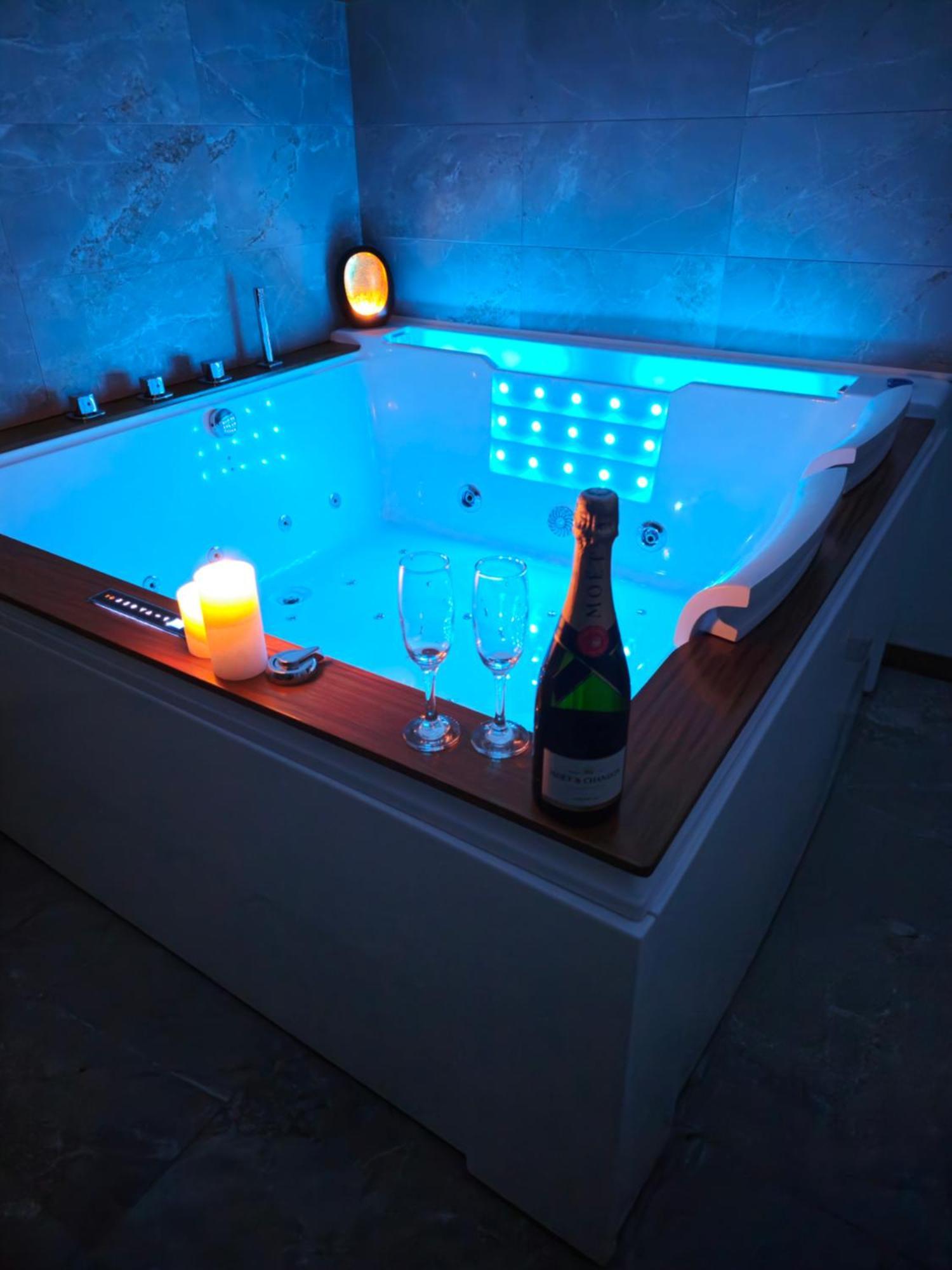Appartamento Loft De Luxe Le Chic, Grand Jacuzzi, Vue Port De Plaisance Saint-Valery-en-Caux Esterno foto