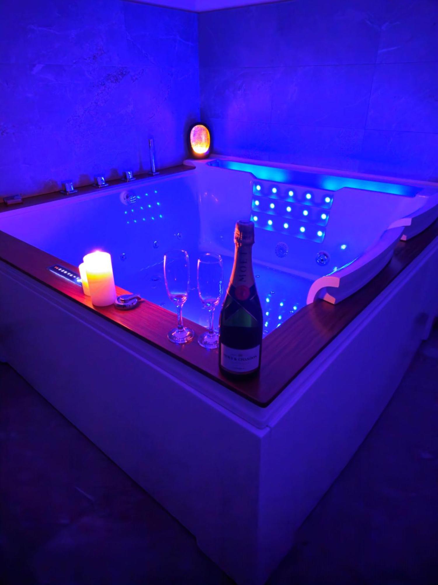 Appartamento Loft De Luxe Le Chic, Grand Jacuzzi, Vue Port De Plaisance Saint-Valery-en-Caux Esterno foto